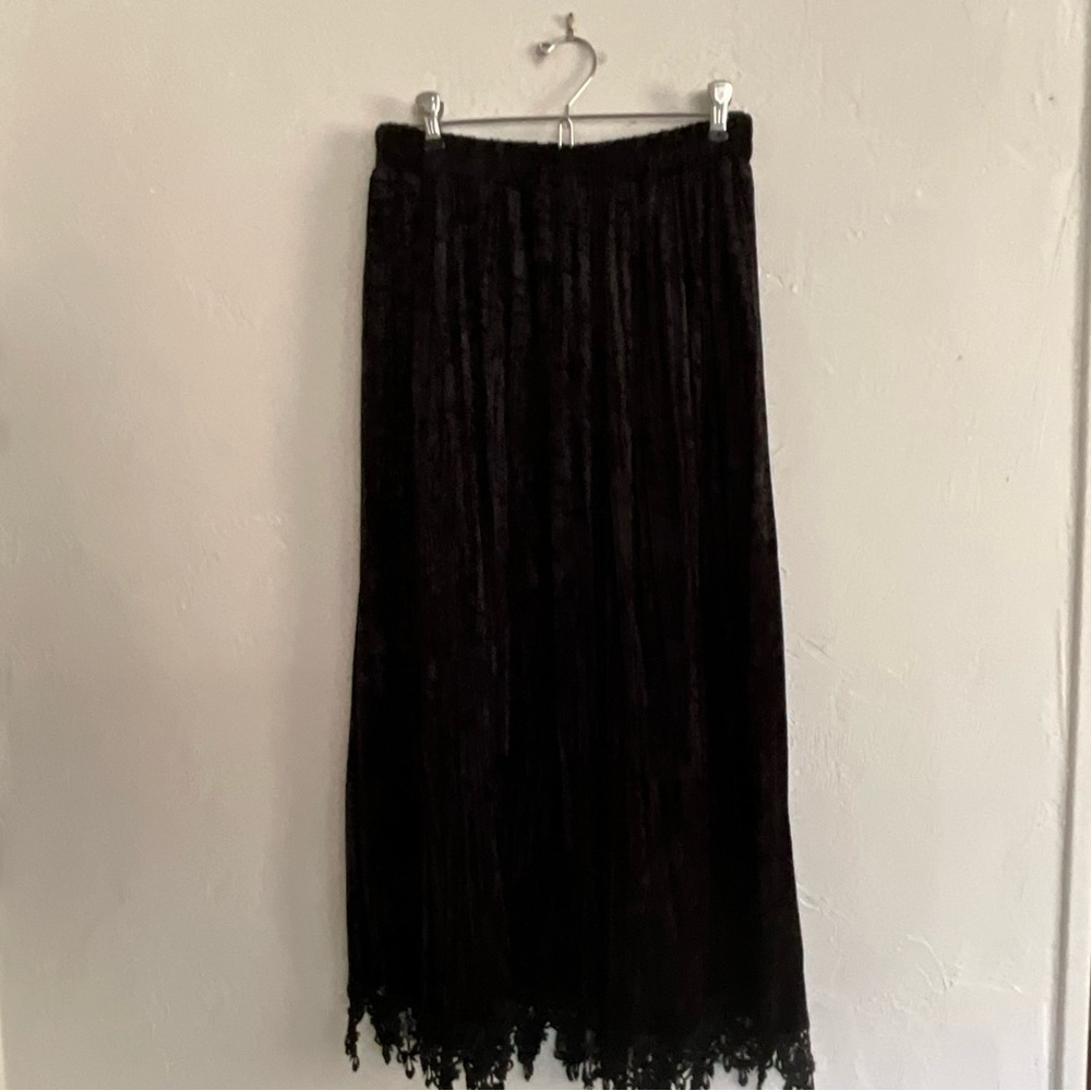 Four Seasons Black Crushed Velvet Lace Maxi Skirt Medium